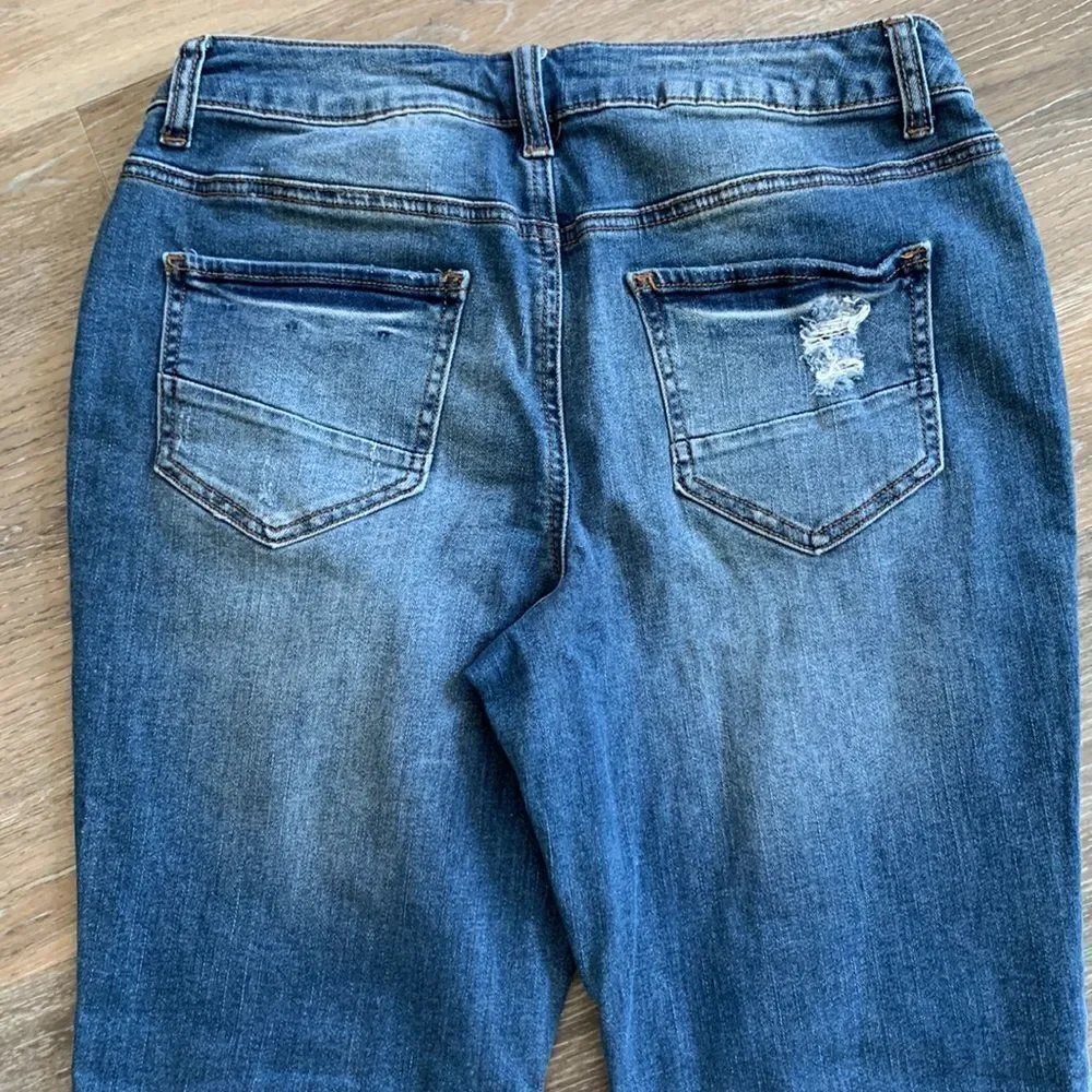 Maurice’s jeans distressed camo patch size medium